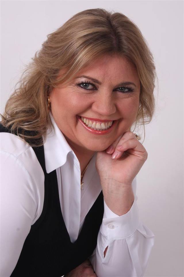 Helena Ribeiro - Rede Mercados do Futuro Helena Ribeiro - Rede Mercados do Futuro